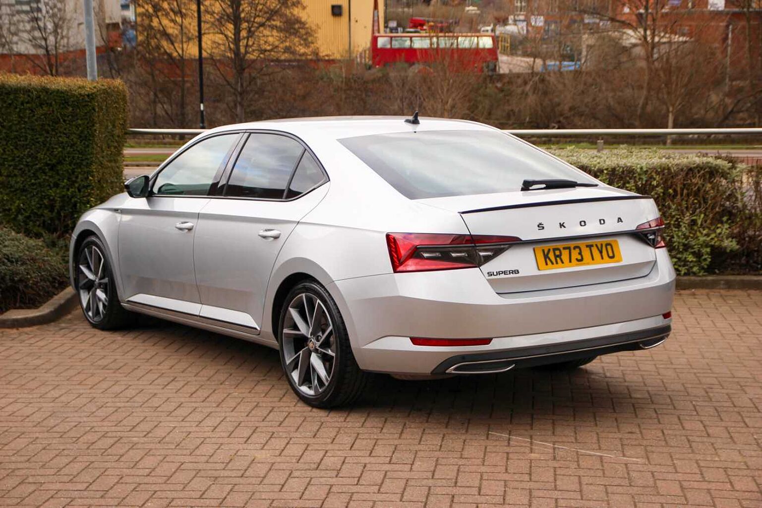 SKODA Superb 2.0 TSI (190ps) SportLine Plus DSG Hatch