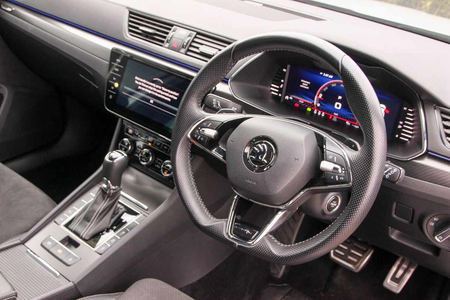 SKODA Superb 2.0 TSI (190ps) SportLine Plus DSG Hatch