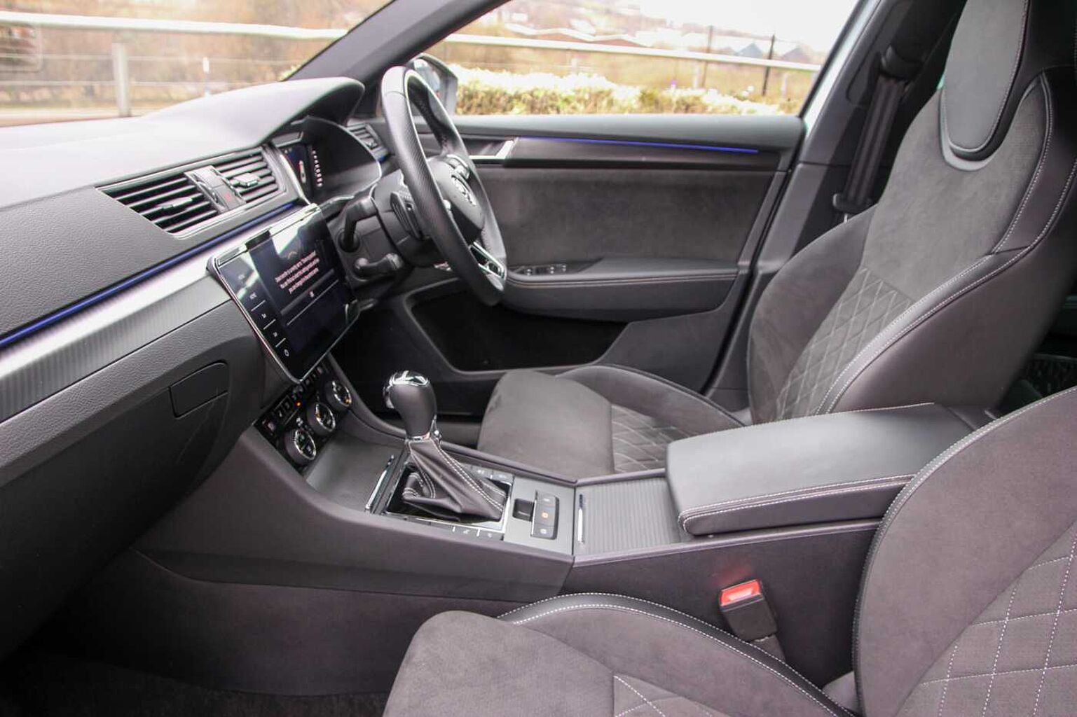 SKODA Superb 2.0 TSI (190ps) SportLine Plus DSG Hatch