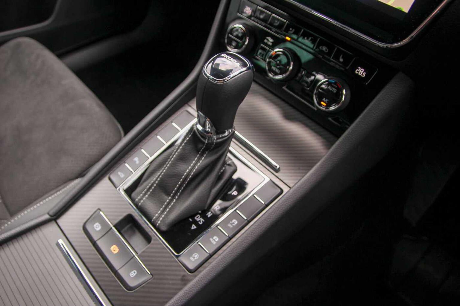 SKODA Superb 2.0 TSI (190ps) SportLine Plus DSG Hatch