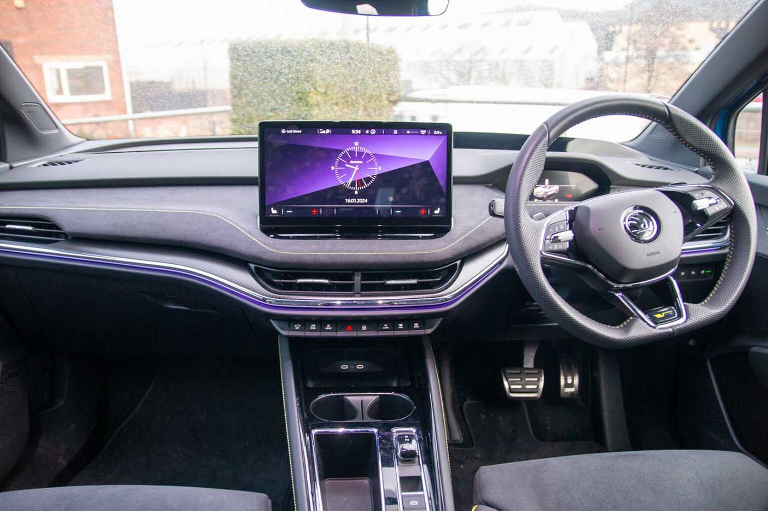 SKODA Enyaq Iv Estate iV vRS 82 kWh 299 PS Single speed 4x4