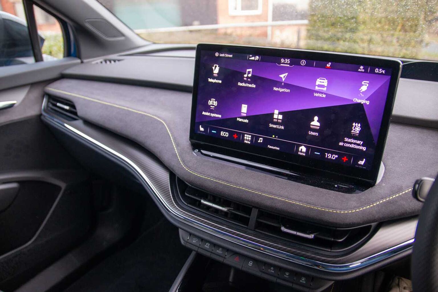 SKODA Enyaq Iv Estate iV vRS 82 kWh 299 PS Single speed 4x4
