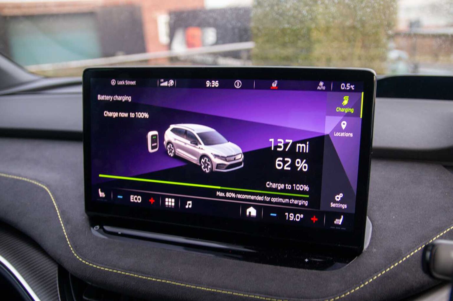 SKODA Enyaq Iv Estate iV vRS 82 kWh 299 PS Single speed 4x4