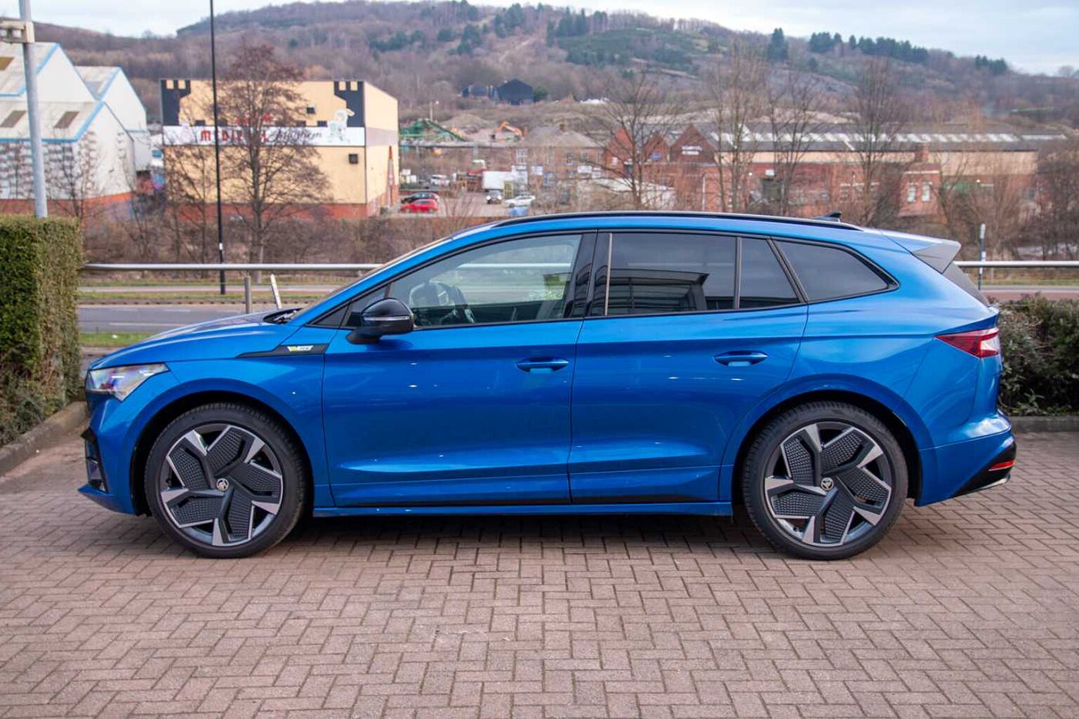 SKODA Enyaq Iv Estate iV vRS 82 kWh 299 PS Single speed 4x4