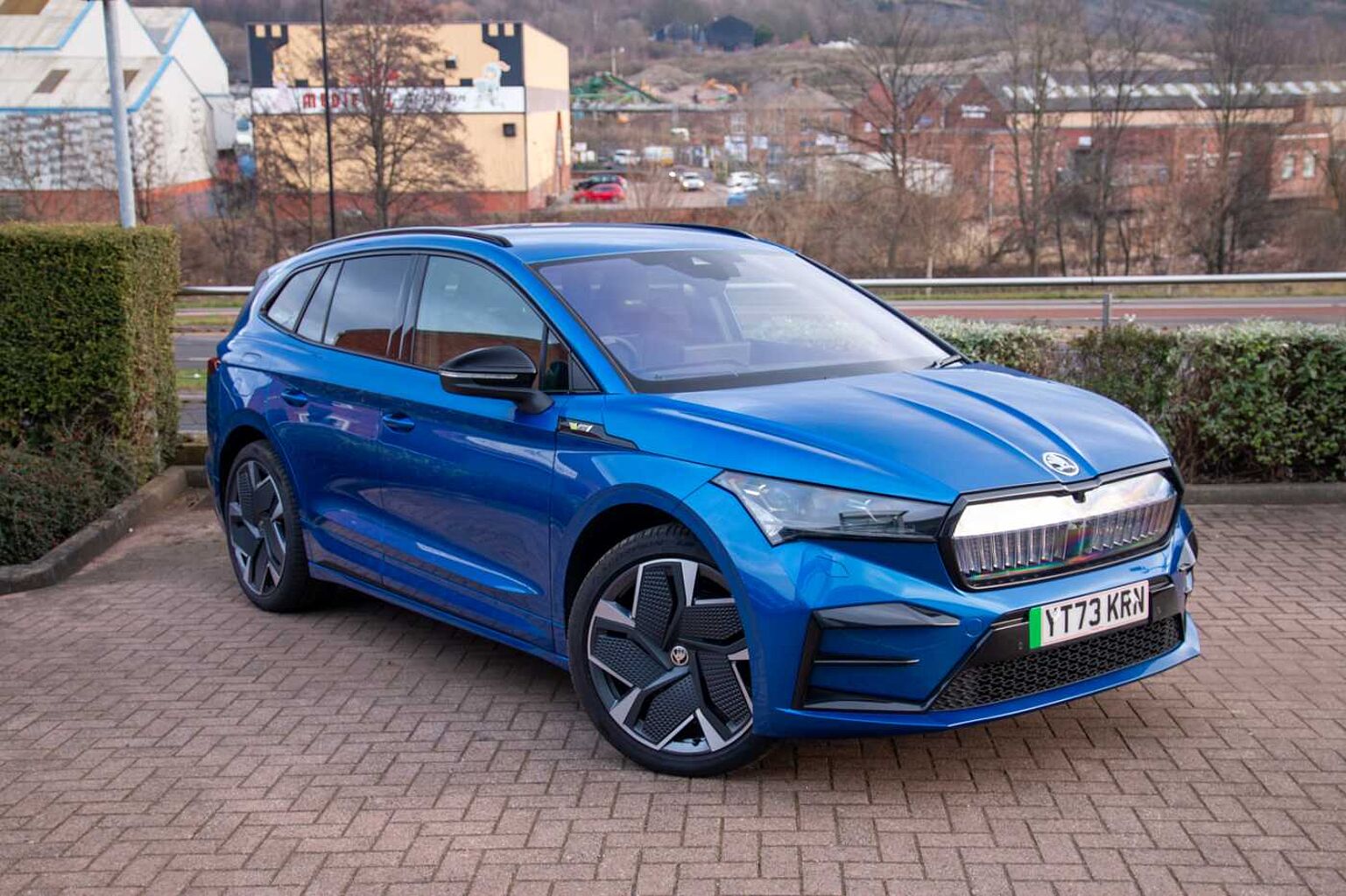 SKODA Enyaq Iv Estate iV vRS 82 kWh 299 PS Single speed 4x4